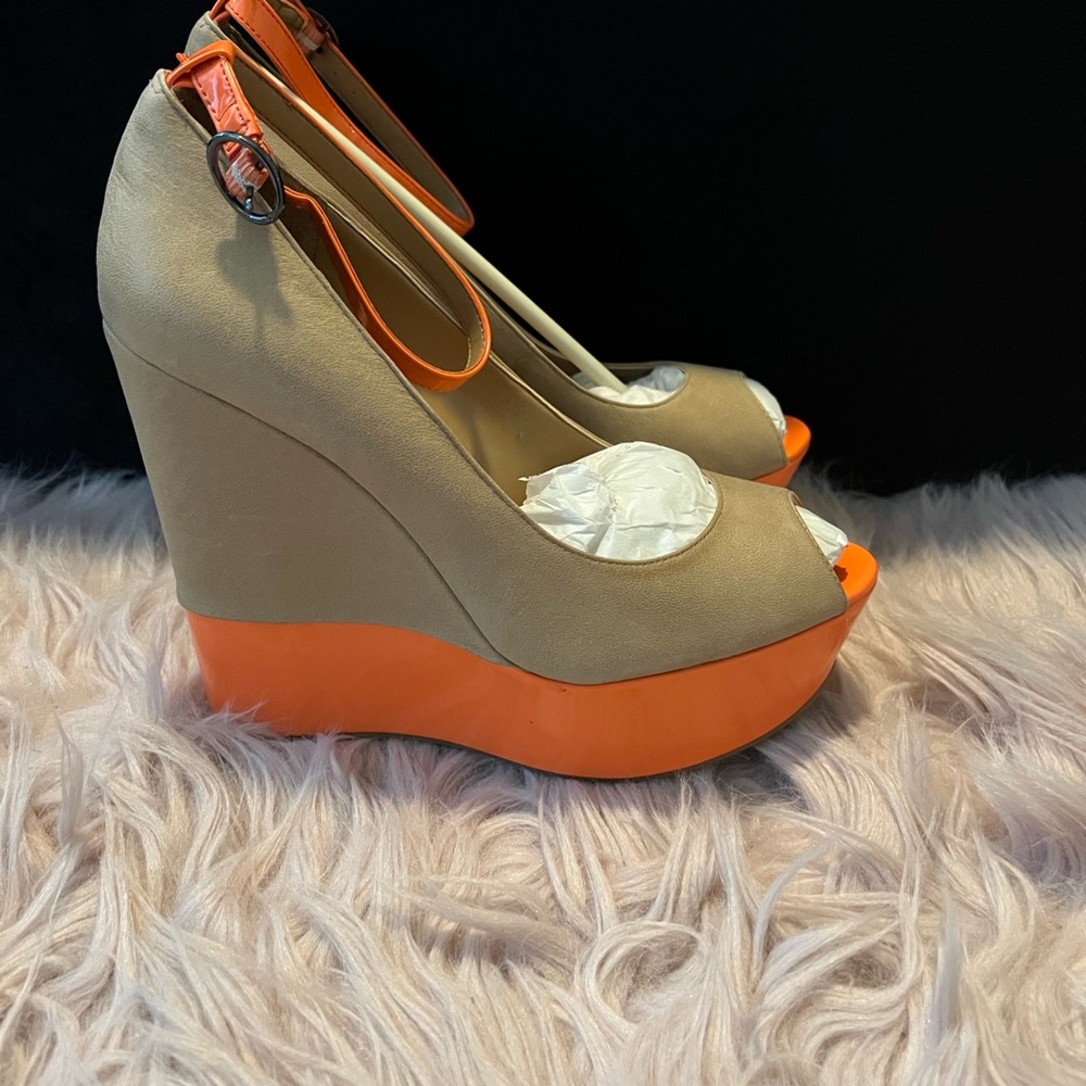 Jessica Simpson shoe - Picture 2 of 8